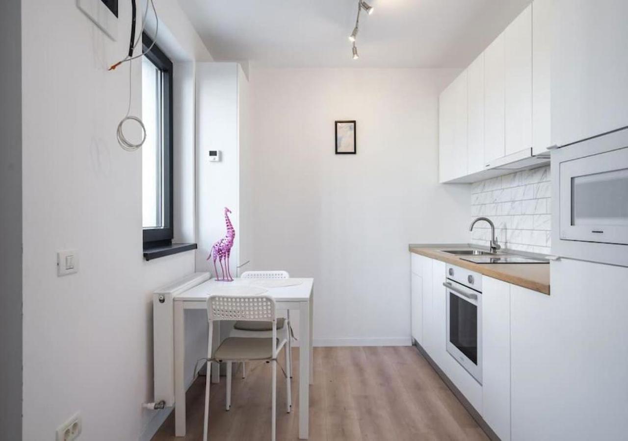 Flight One - Modern Studio Near Therme & Airport Otopeni Esterno foto